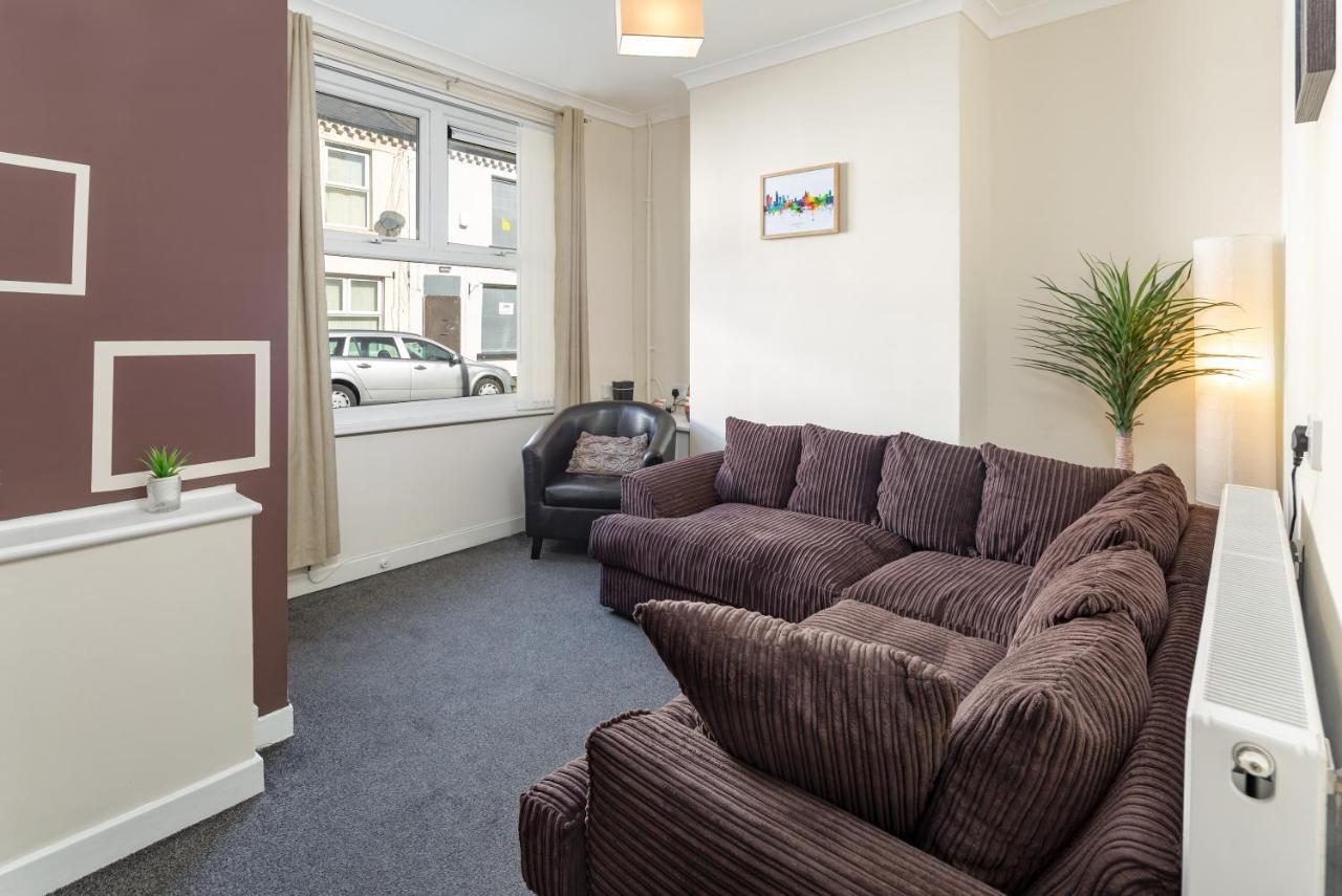Cosy Anfield Guesthouse - Free Parking Liverpool Kültér fotó