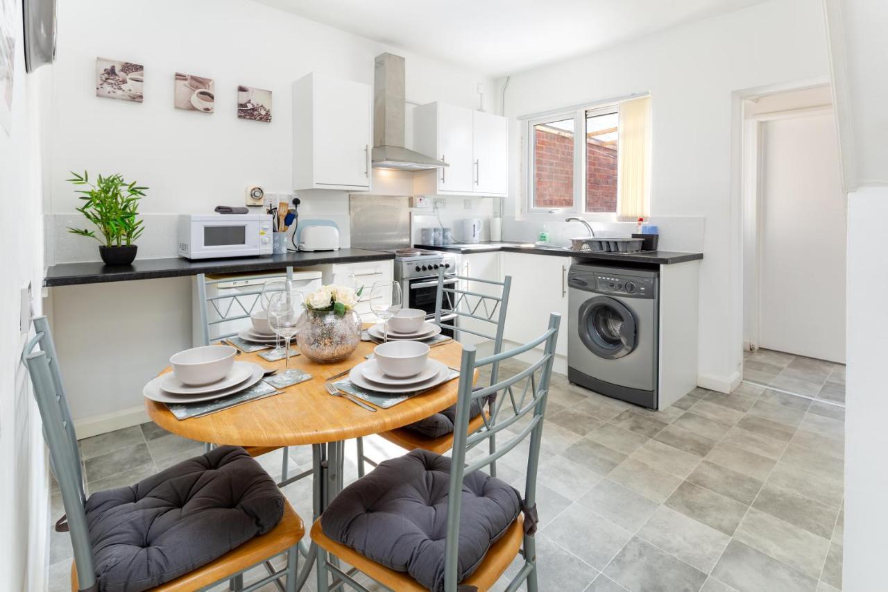 Cosy Anfield Guesthouse - Free Parking Liverpool Kültér fotó