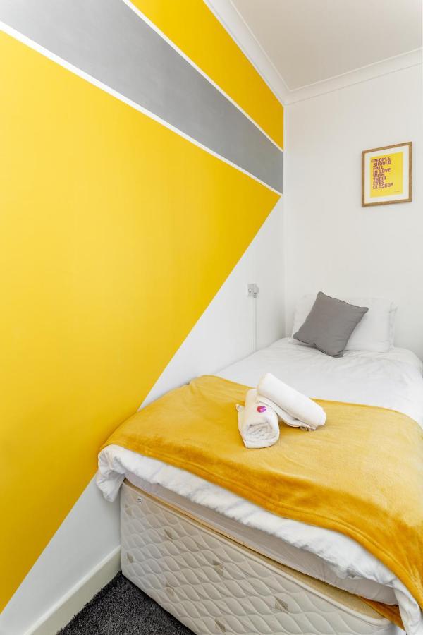 Cosy Anfield Guesthouse - Free Parking Liverpool Kültér fotó